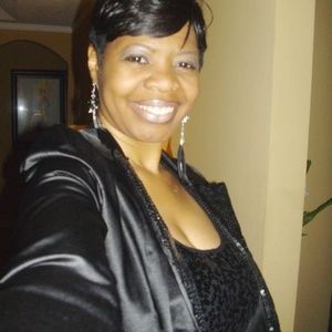 Meet your Posher, Angela